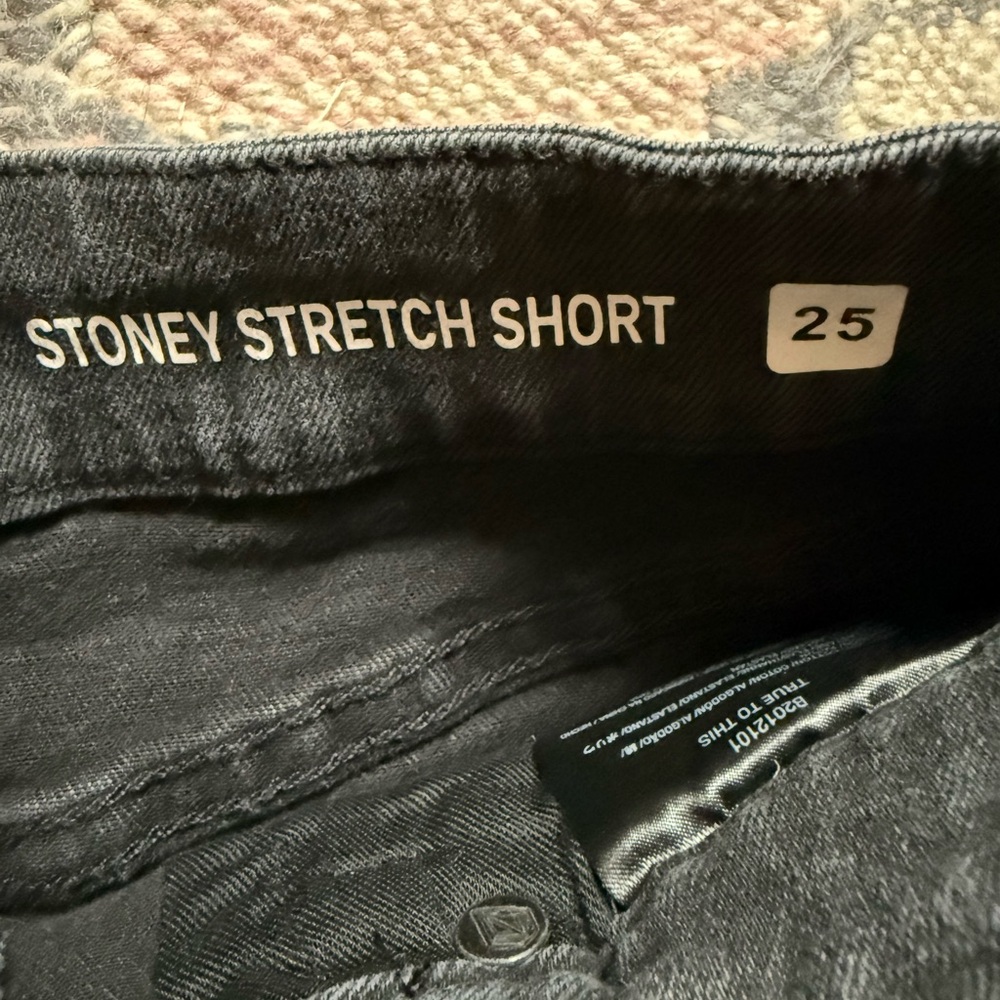 Mid Rise shorts - Picture 4 of 5